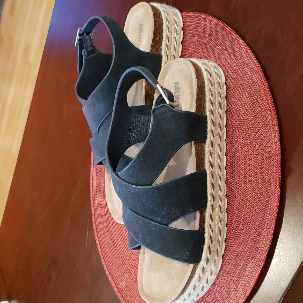 Muk luk sandals